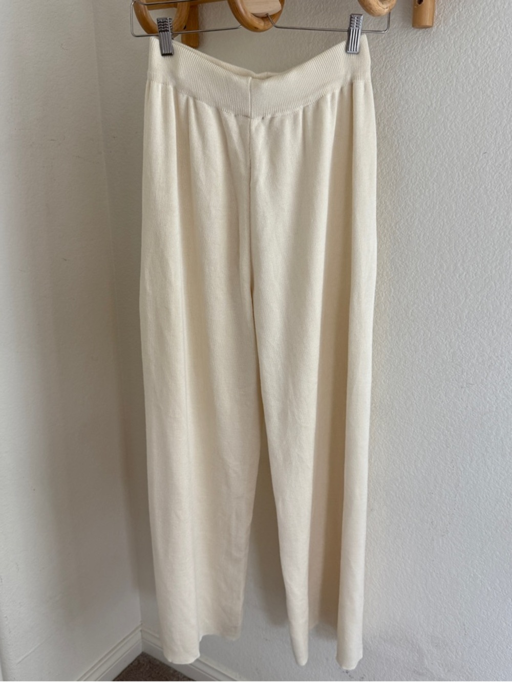 Cream wide leg knit pants elastic waistband academia quiet luxury minimalist - Picture 4 of 8